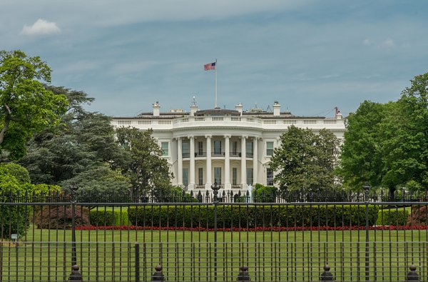 国睿信配 美国法官暂时阻止特朗普政府在“停摆”期间裁员